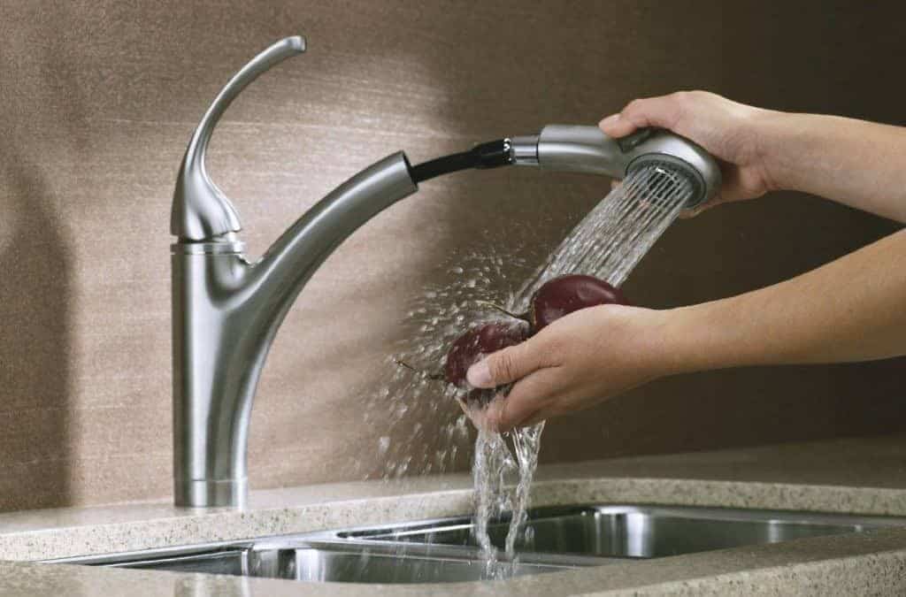 Pull-out faucet in use