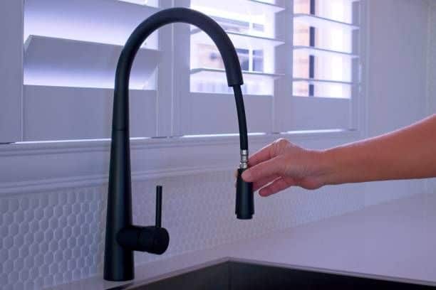 Pull-down kitchen faucet