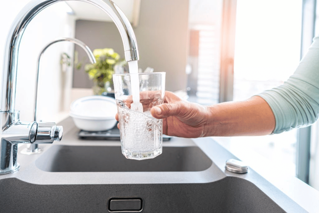 Deck-mounted kitchen faucet