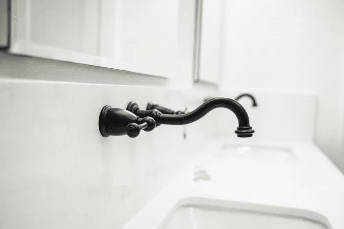wall mounted faucet